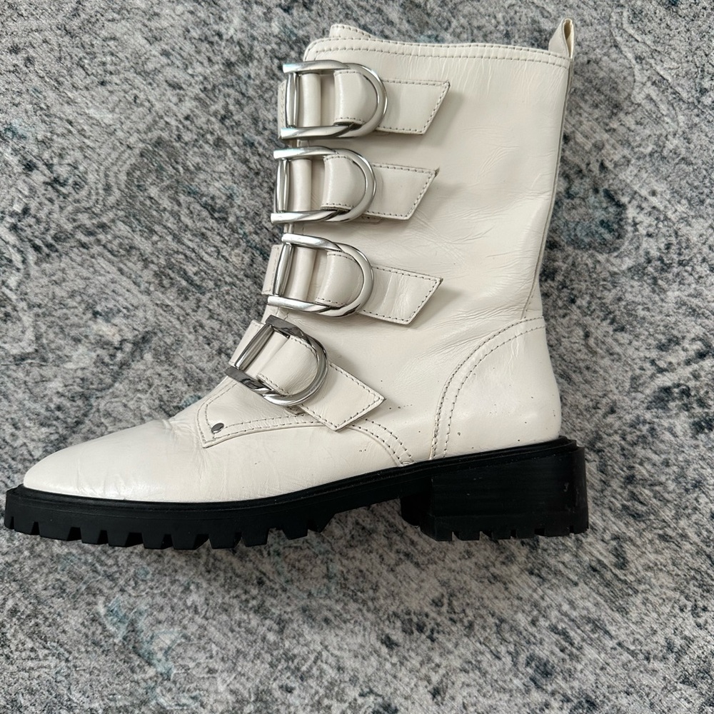 🆕Vince Camuto Frishea Bootie 6.5